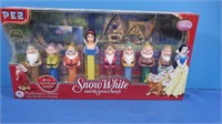 NIB Snow White & the Seven Dwarfs Pez Collector