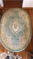 Oval rug 6ft x 4ft