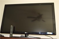 LG 42 INCH LCD TV WITH REMOTE