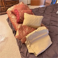 Comforter, Pillows, Skirt, Shams (Size Full)