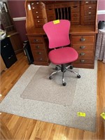 AREA RUG 84IN BY 60IN