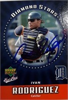 Catcher Ivan Rodriguez Signed Card with COA