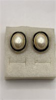 Pearl with black outline earrings