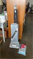 Oreck XL Vacuum w/ extra bags