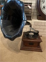 Victor Phonograph with Flower Horn