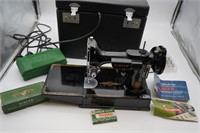Singer Sewing Machine 221 ~ Featherweight