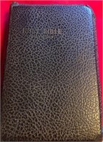 D - BIBLE IN ZIPPER CASE (D21)