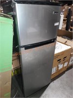Magic Chef 45"H Refrigerator-Freezer