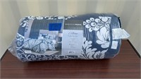 New Queen 7 PC comforter set