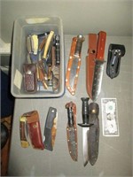 Tote of knifes
