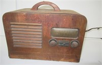 1930s Era Wood Cabinet Portable Radio.