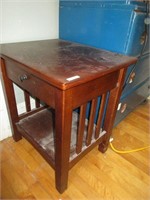 End table 22"W x 18"D x 24"H