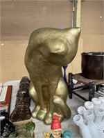 Plaster cat golden