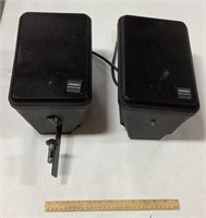 2-Peavey speakers