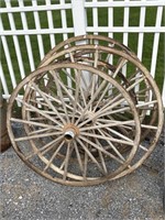 Set of 5 Primitive Wagon Wheels.