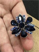 NWOT Paparazzi Stretch Ring Blue Iridescent Flower