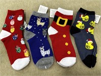 Lot of 4pr Kids Christmas Theme Holiday Socks