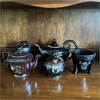 Tea Pots & Asst
