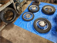 5 various vintage motorcycle rims and tires, must