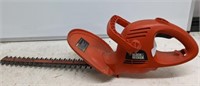 BLACK AND DECKER HEGE TRIMMERS