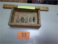 Lot of 5 Authentic Arrowhead in Wooden Box