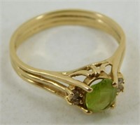 Vintage 14k Gold Ring with Peridot Stone - ROR