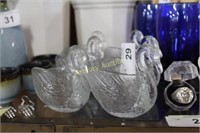 VINTAGE CLEAR GLASS SWANS