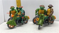 2-1989 TMNT SEWER CYCLES W/ 4 TMNT ACTION TOYS