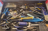 X - MIXED LOT OF HAND TOOLS (G64)