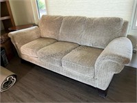 Clean very nice Couch like new
