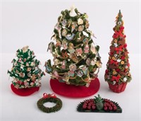 ( 5) DOLLHOUSE MINIATURE CHRISTMAS TREES & WREATHS
