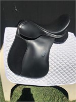 16.5” COLLEGIATE CHATSWORTH AP SADDLE