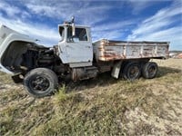 FORD L9000 DAY CAB GRAVEL TRUCK