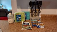 5pc utensil set, difuser, oven bags & more
