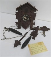 Vintage wood cuckoo clock by Klock Korner. From