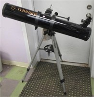 Bushnell Reflector telescope with tripod stand