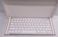 Apple Wireless Keyboard. A1314.