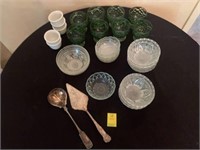 MISCELLANEOUS SMALL GLASS BOWLS