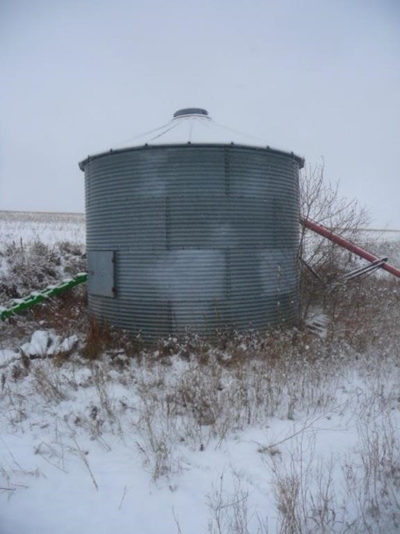 Grain Bin 1350 +/- Bushels