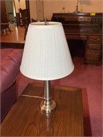 PAIR OF TABLE LAMPS WITH SHADES 25IN TALL