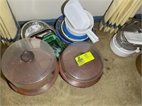 PAIR OF CAKE STANDS WITH LIDS AND ASSORTED PLASTIC