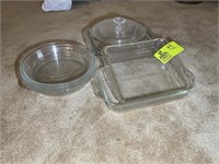 GROUP OF GLASS PYREX DISHES
