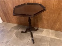 Vintage 22" Wide Mahogany 5 Sided Table