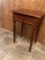 Vintage Pegged 20" Wide 1 Drawer Table