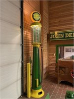 John Deere 10 Gallon Visible Gas Pump