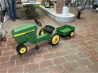 John Deere No 520 Pedal Tractor and Wagon
