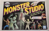 1991"Universal Studio Monsters Figures Paint Set