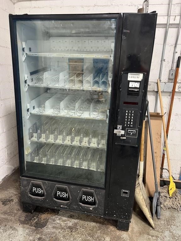Used vending machine, seems to turn have not