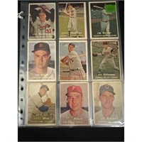 (24) 1957 Topps Baseball Cards