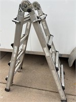 Folding aluminum extension ladder